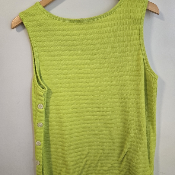 Juniper + Lime Vibrant Green Sleeveless Button-Detail Top Size L - Picture 5 of 5